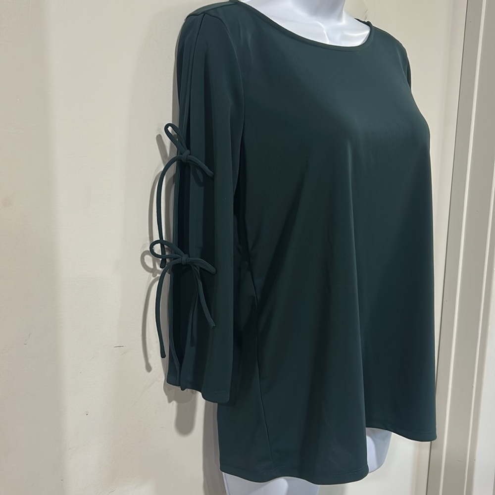NWT Ann Taylor Dark Green Blouse Top with Open Sleeves and Bows Size M Petite